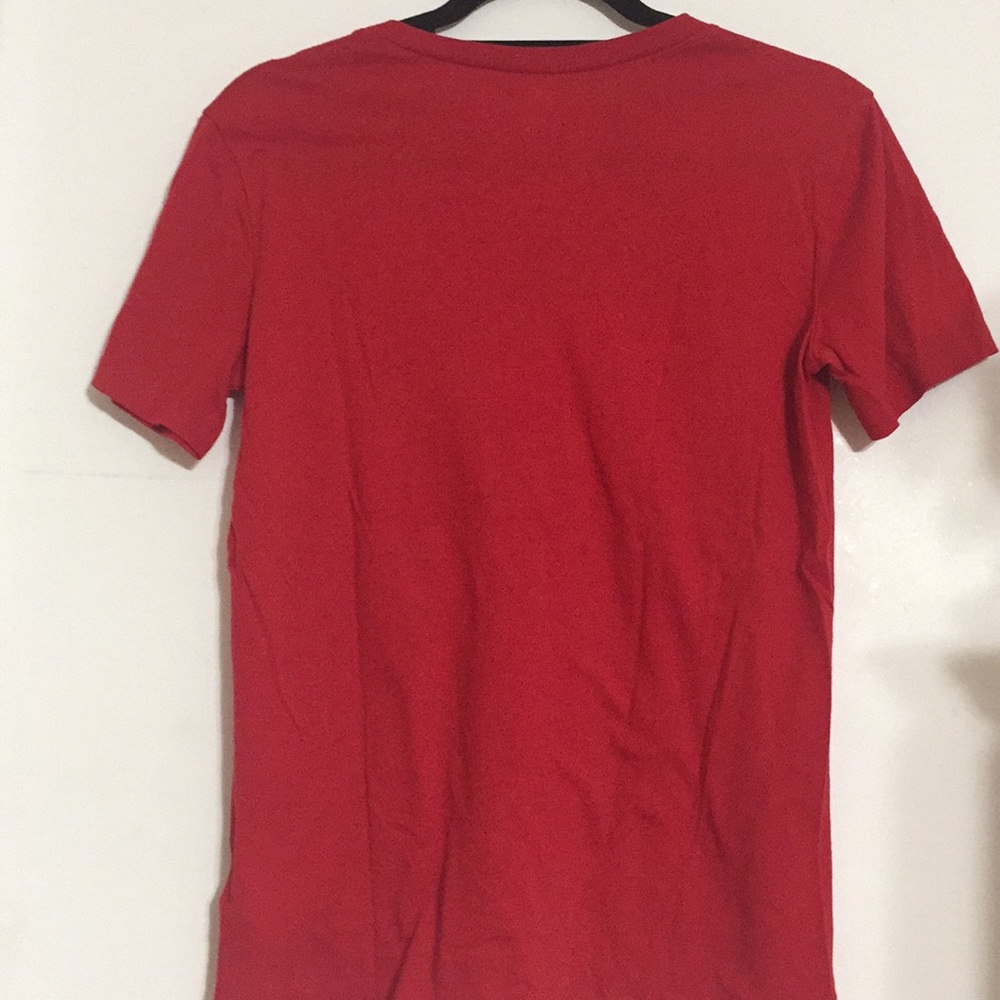 Red old navy T-shirt with 2017 American design - Picture 3 of 4
